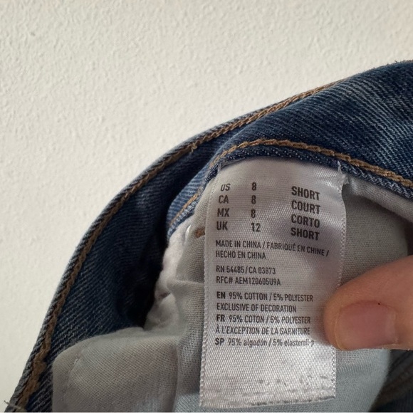 American Eagle Blue Mom Jean High Waist Light Wash Distressed Detail 8 Short - Picture 9 of 14